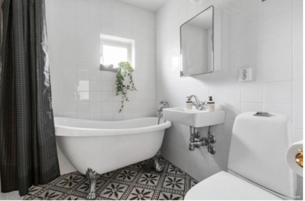 Cheerful Three Room Villa At Stroemstad City Center Exterior foto